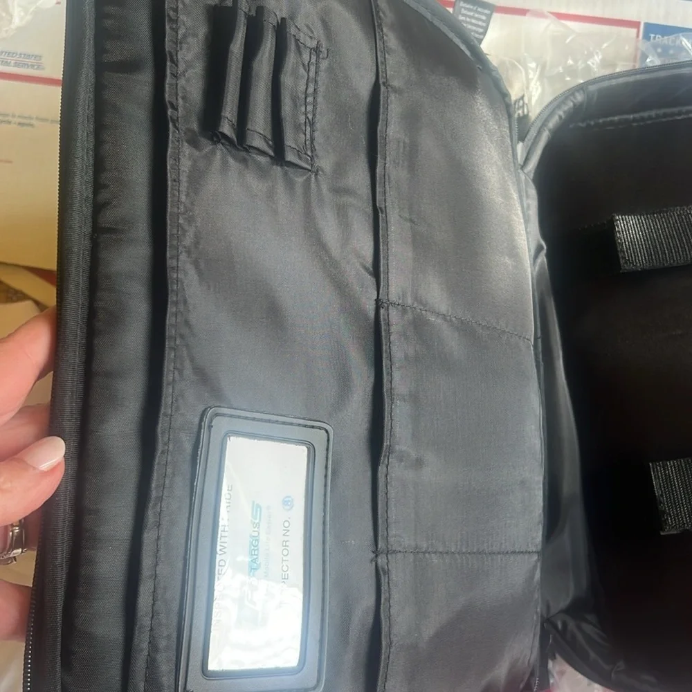 NWOT Black canvas Targus laptop bag/briefcase.